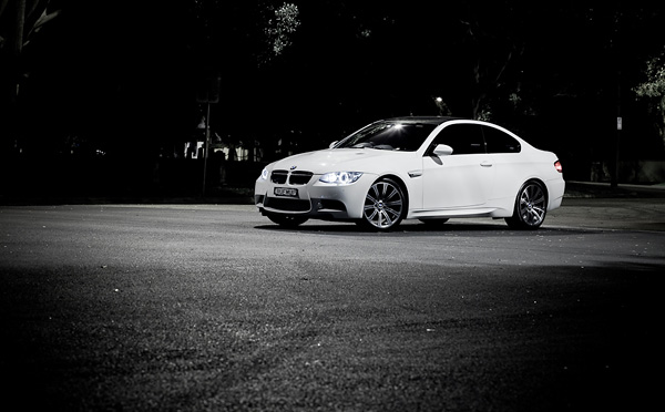 I caught up with a mate tonight and took a few pics of his awesome E92 M3